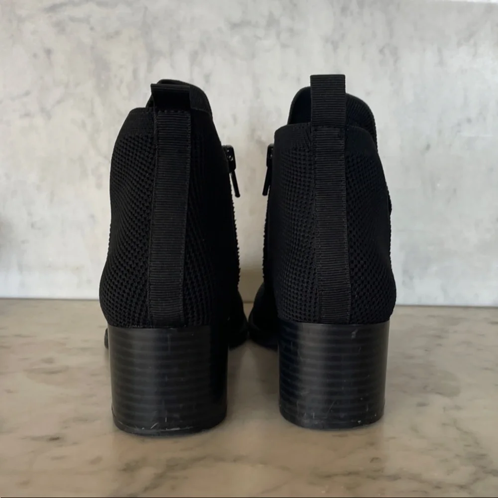 LIFE STRIDE Destined Black Ankle Boots Fabric Upper Zip Side